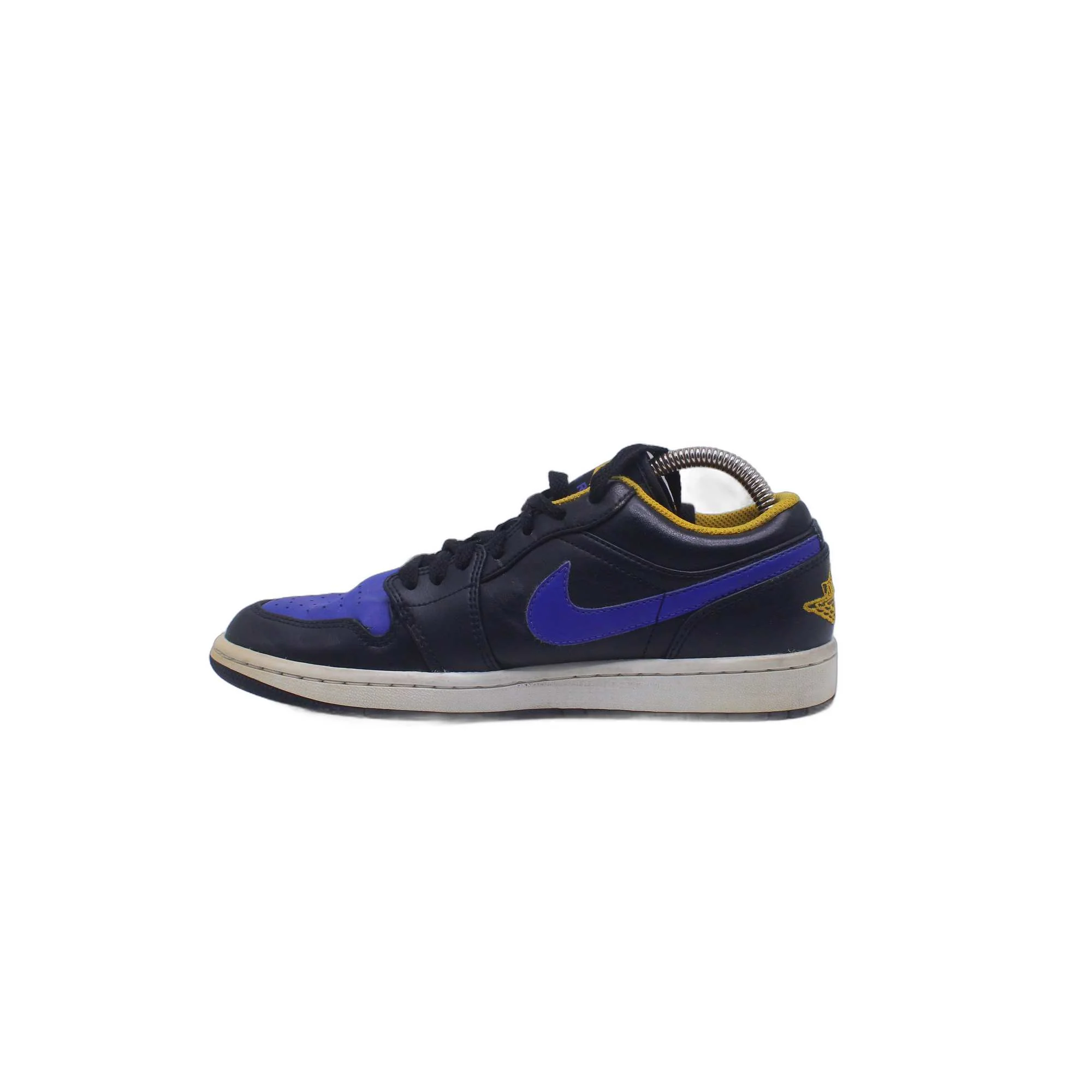 Air Jordan 1 Retro SE Mid Winterized Sneaker - Image 2