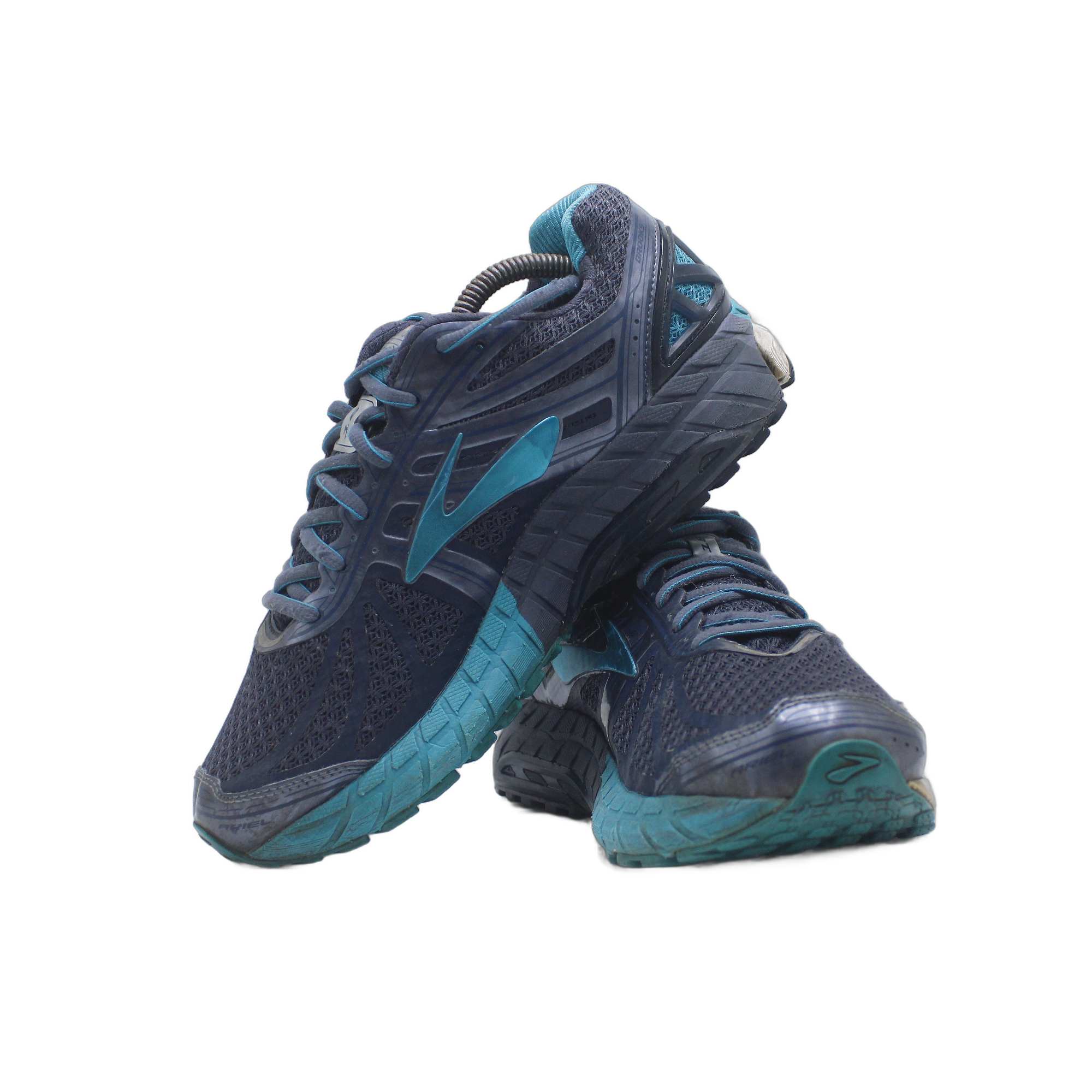 Brooks Ariel 16 Lace-up Running Shoe - Image 5