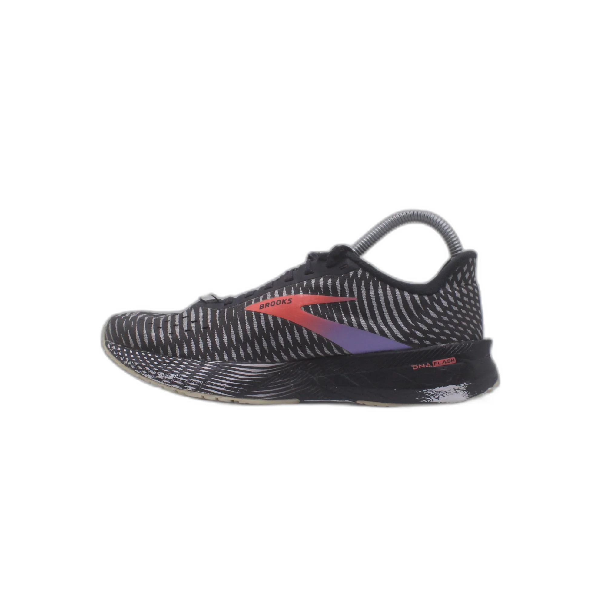 Brooks Levitate 5 Sneaker - Image 2