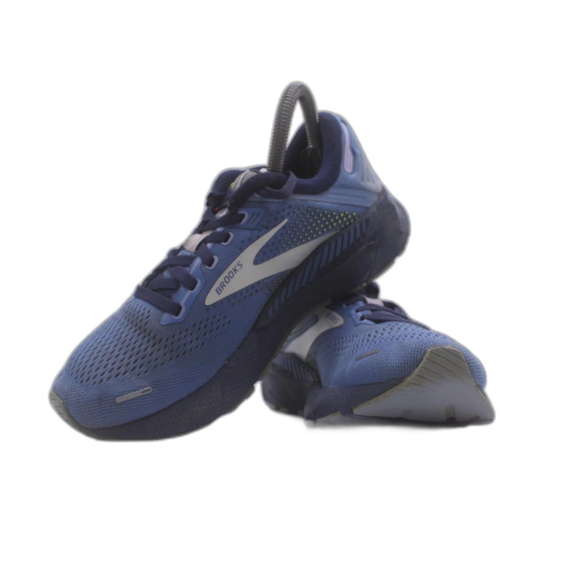 Brooks Women's Adrenaline GTS 22 Sneaker - Image 5