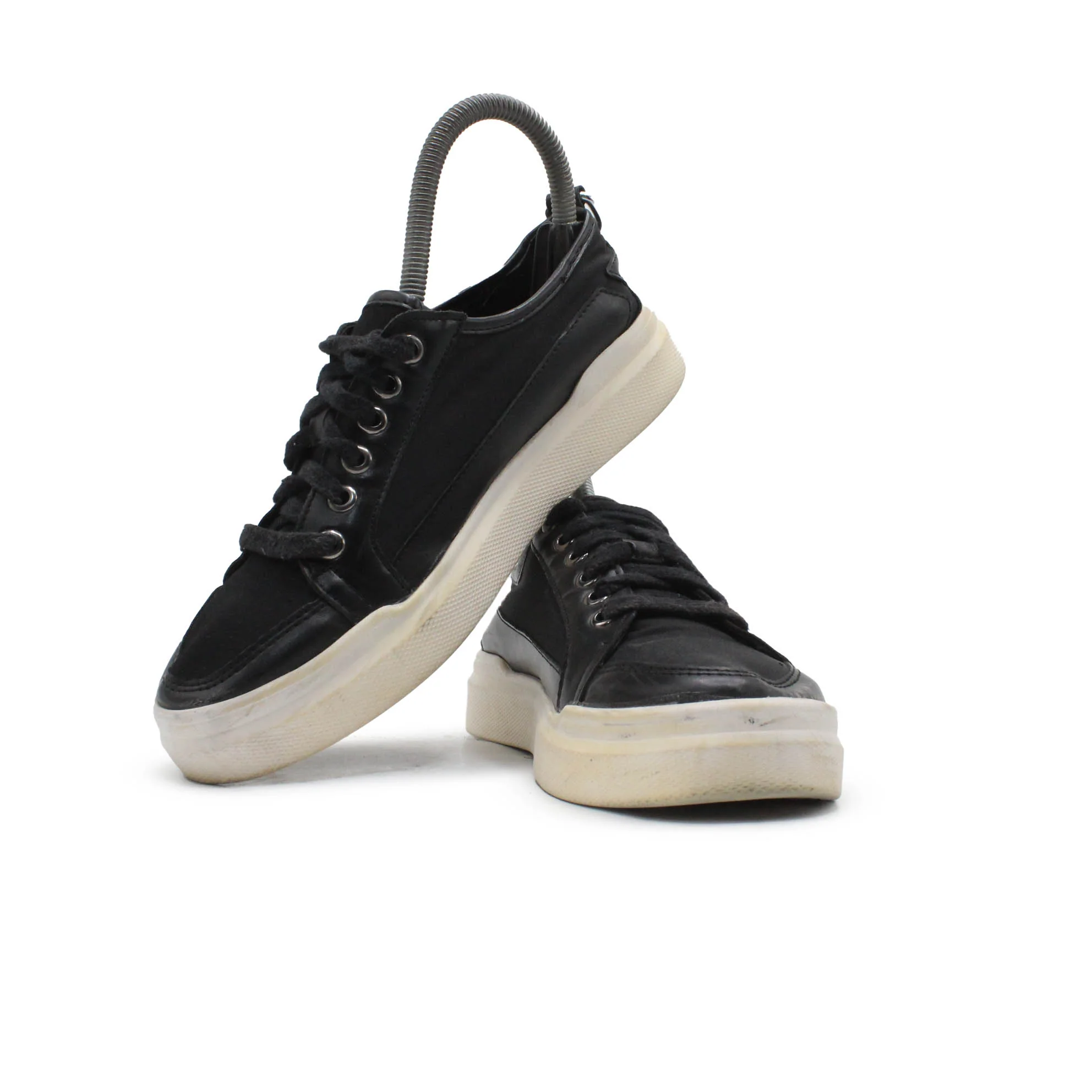 CLASSIC BLACK SHOE - Image 2