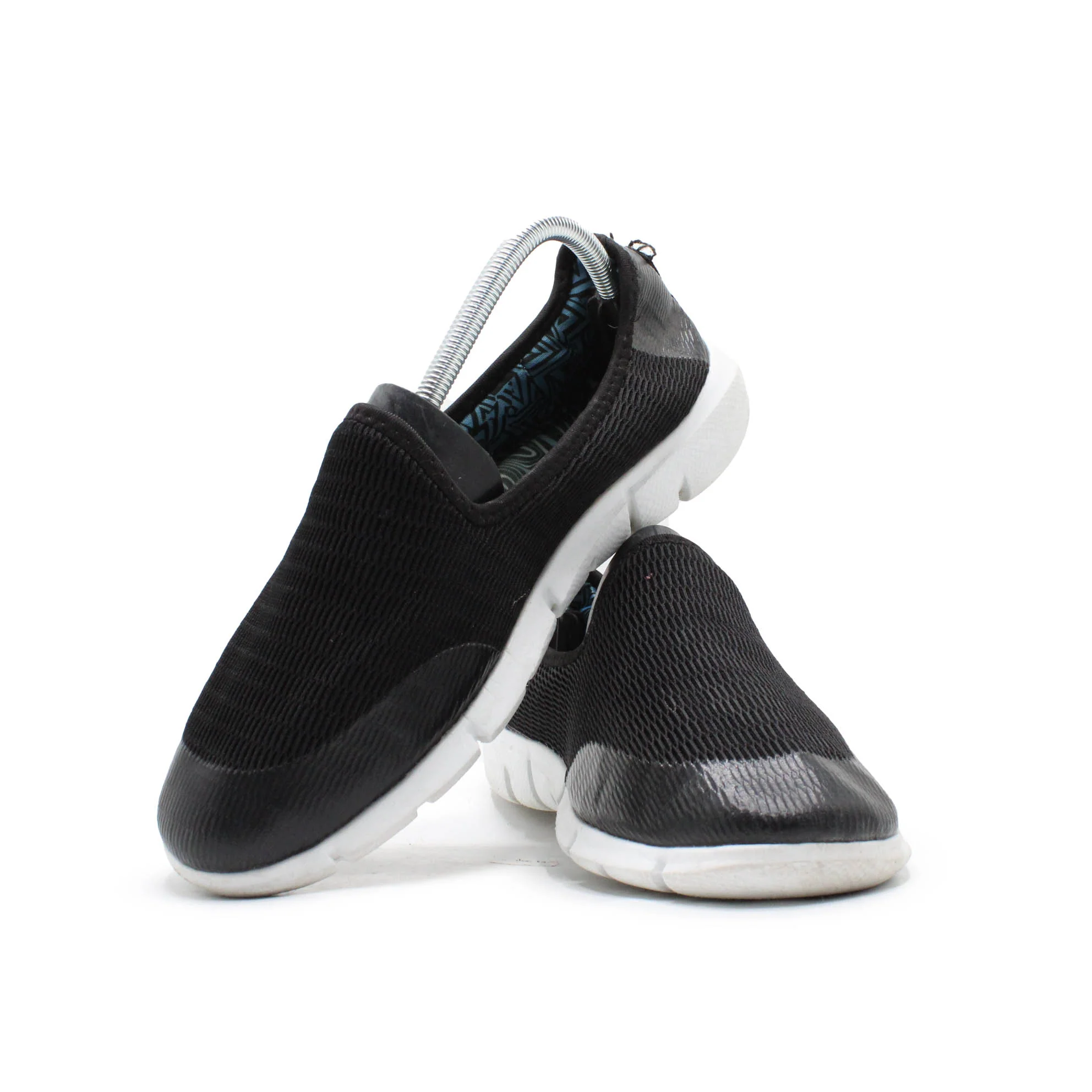 CLASSIC BLACK SLIP ON - Image 2