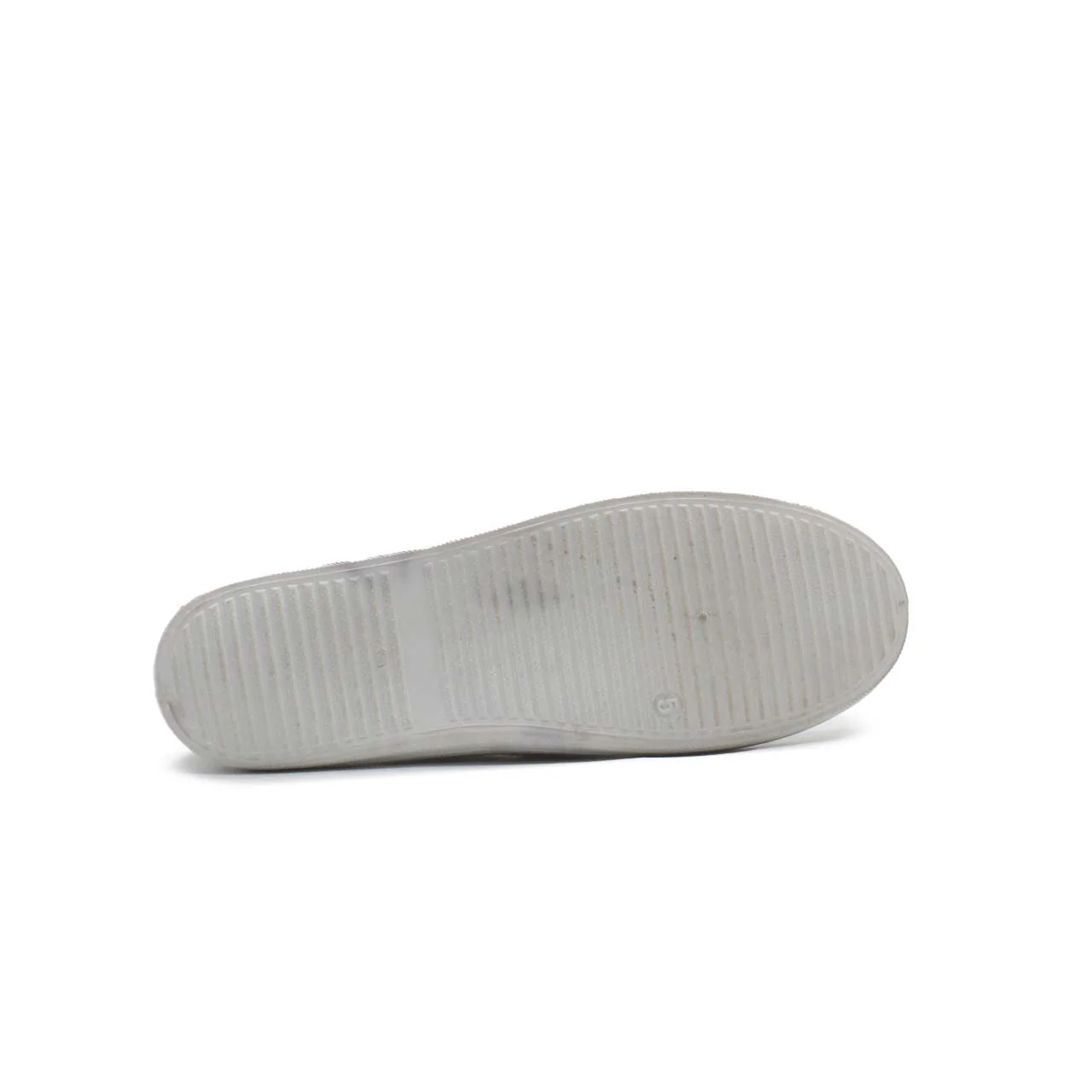CLASSIC LOW TOP Casual Shoe - Image 5