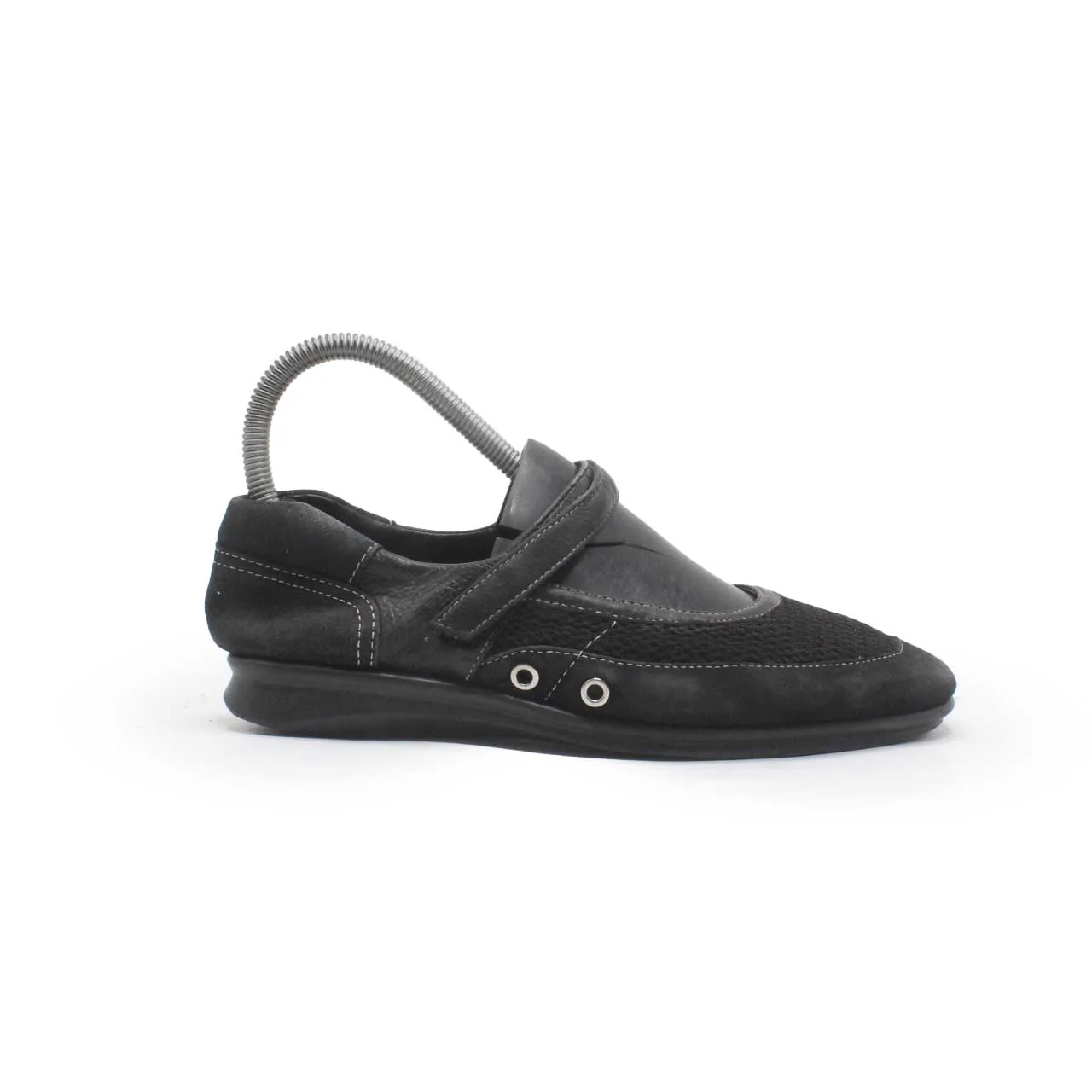 CLASSIC WOMEN SLIP ON
