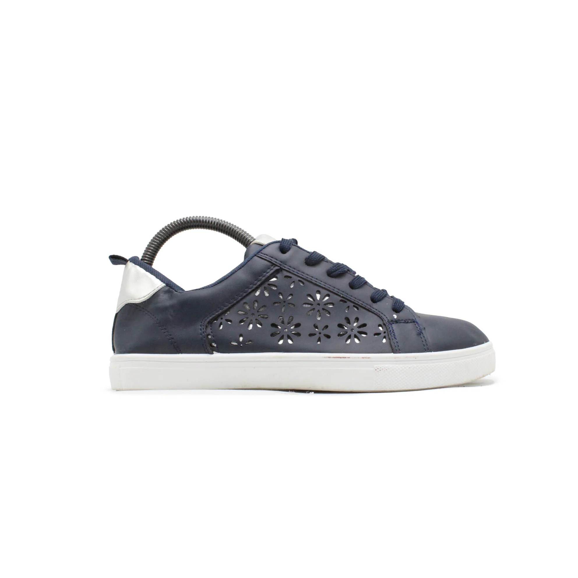 CLASSIC WOMENS CASUAL SNEAKER