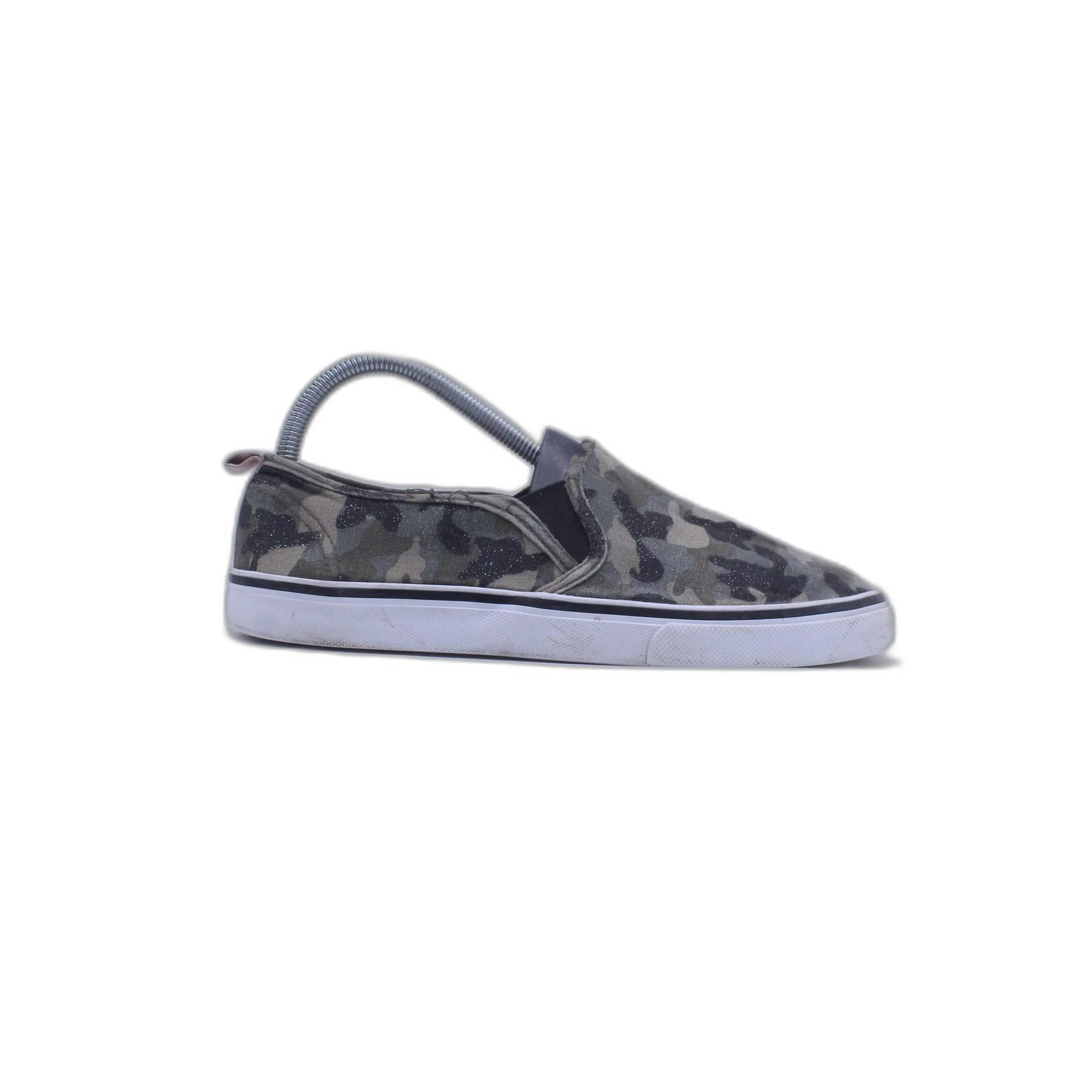 DIVIDED SNEAKER