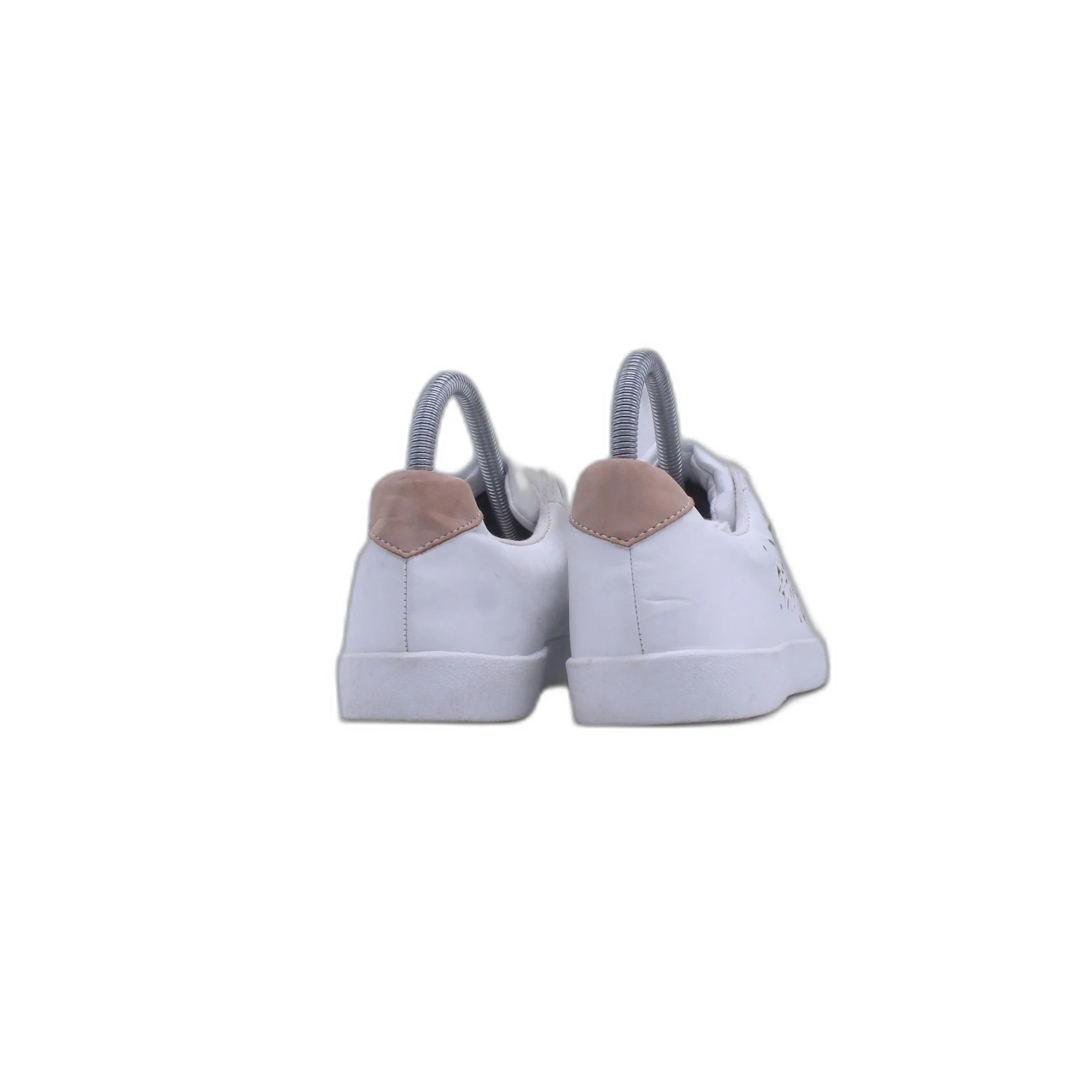 Essentiel White Sneaker - Image 4