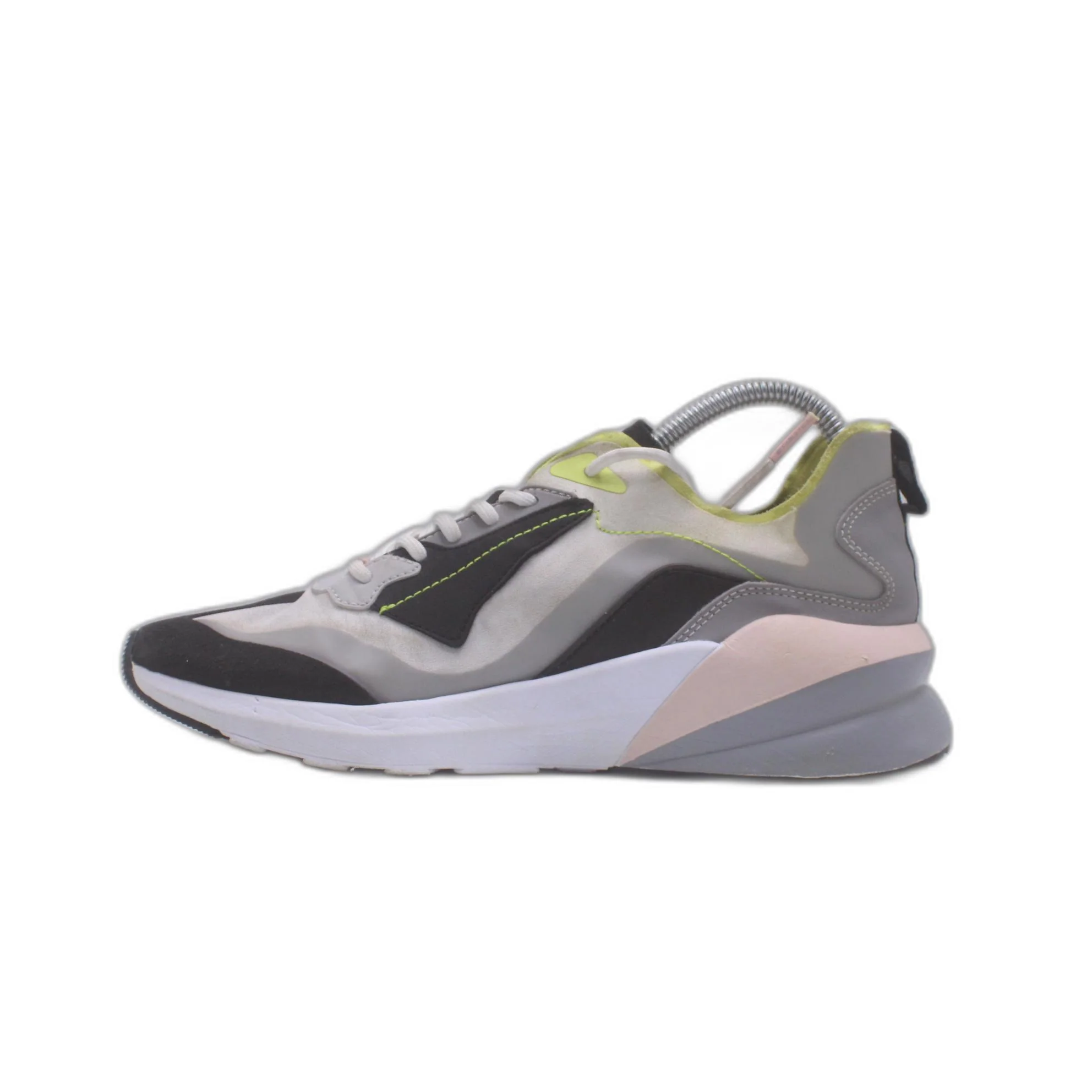 Fabletics Echo Performance Colorful Sneaker - Image 2