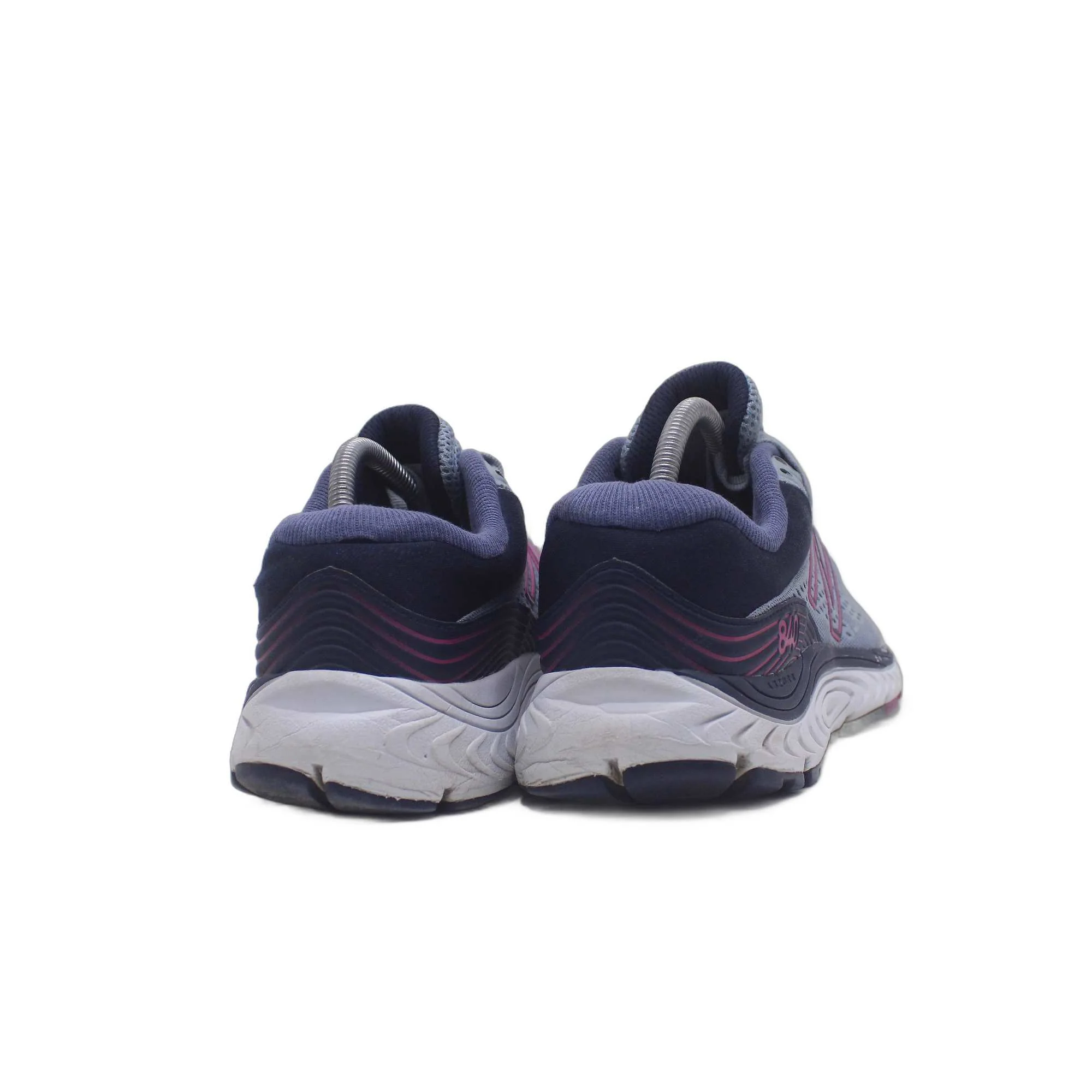 New Balance Women’s 840 V5 Sneaker - Image 4