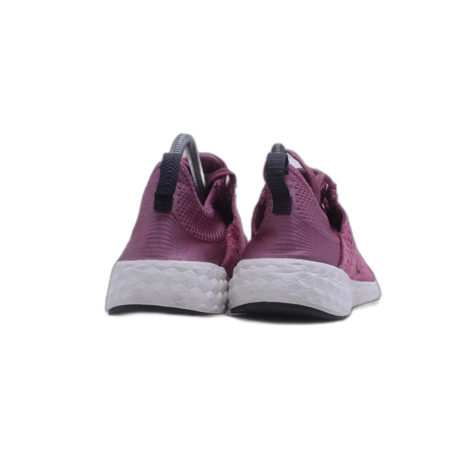 NEW BALANCE WOMEN'S WROAVWB FRESH FOAM SNEAKER - Image 4