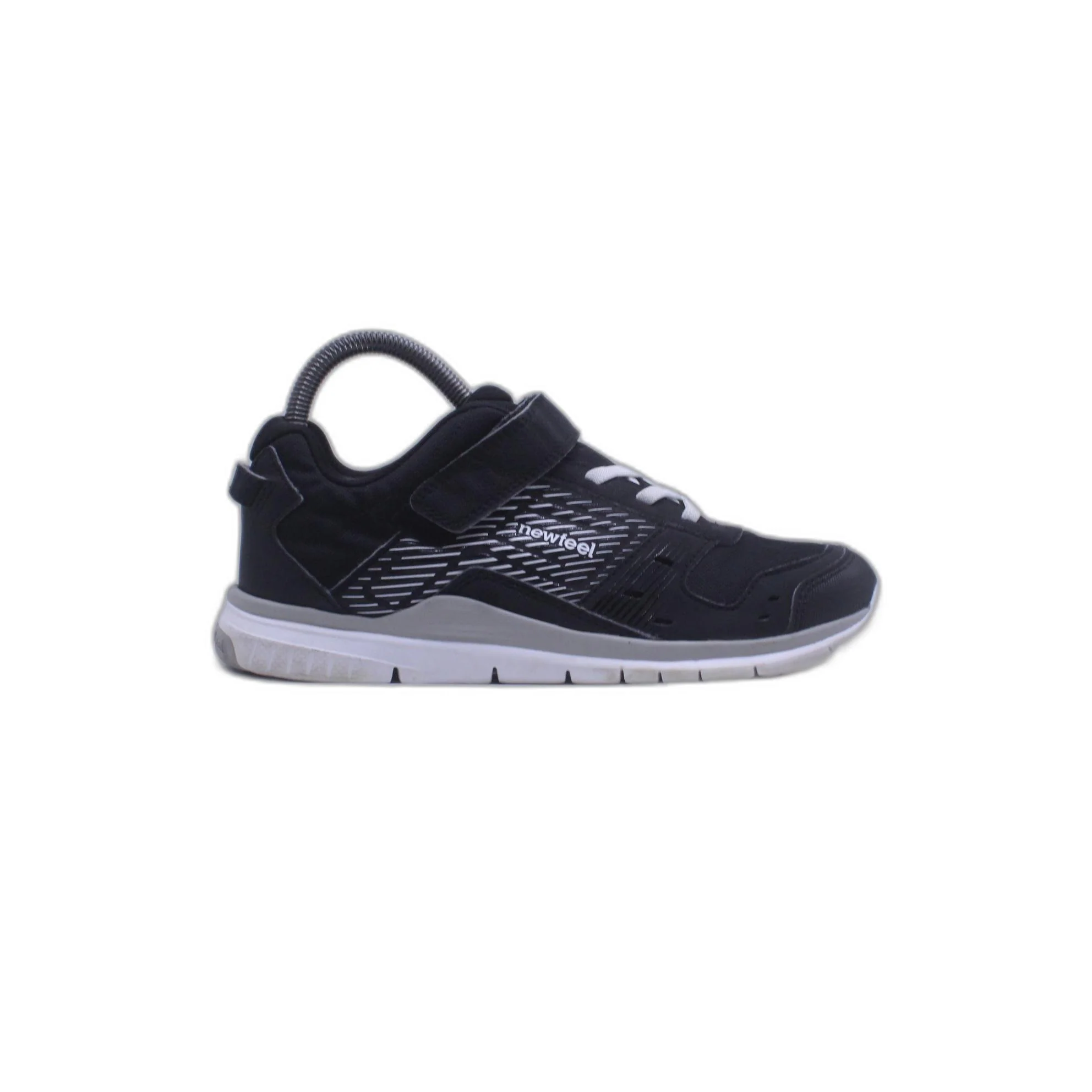 New Feel Black Sneaker