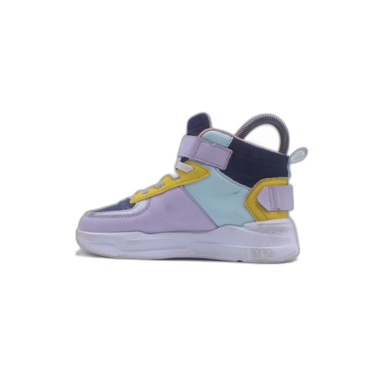 Nike Boys' Team Hustle D 10 Shoes, White/Photon Dust, 6.5 Grade School Medium US - Image 2