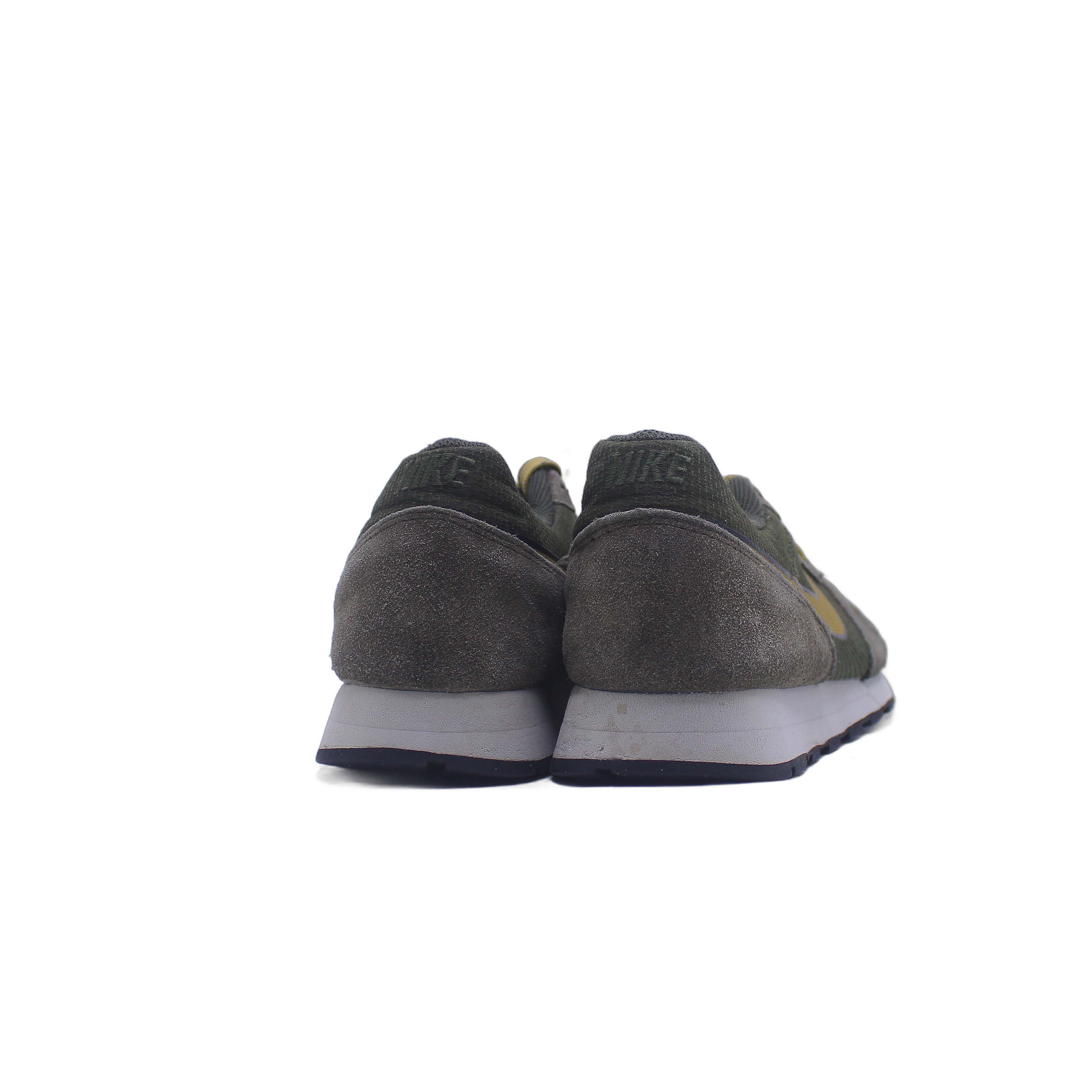 Nike MD Runner 2 Men's Shoe - Image 4