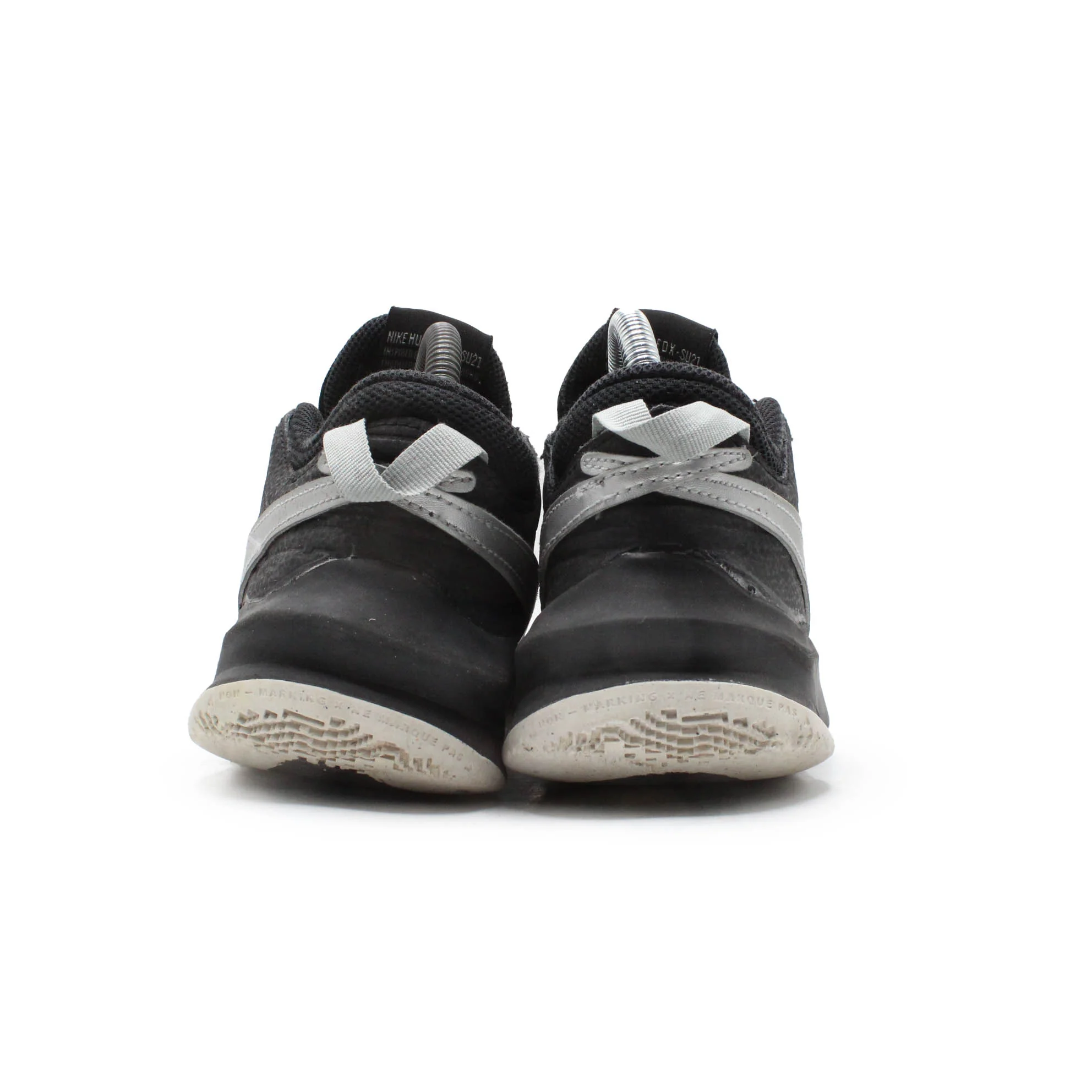 Nike Team Hustle D10 Basketball Shoe - Image 5