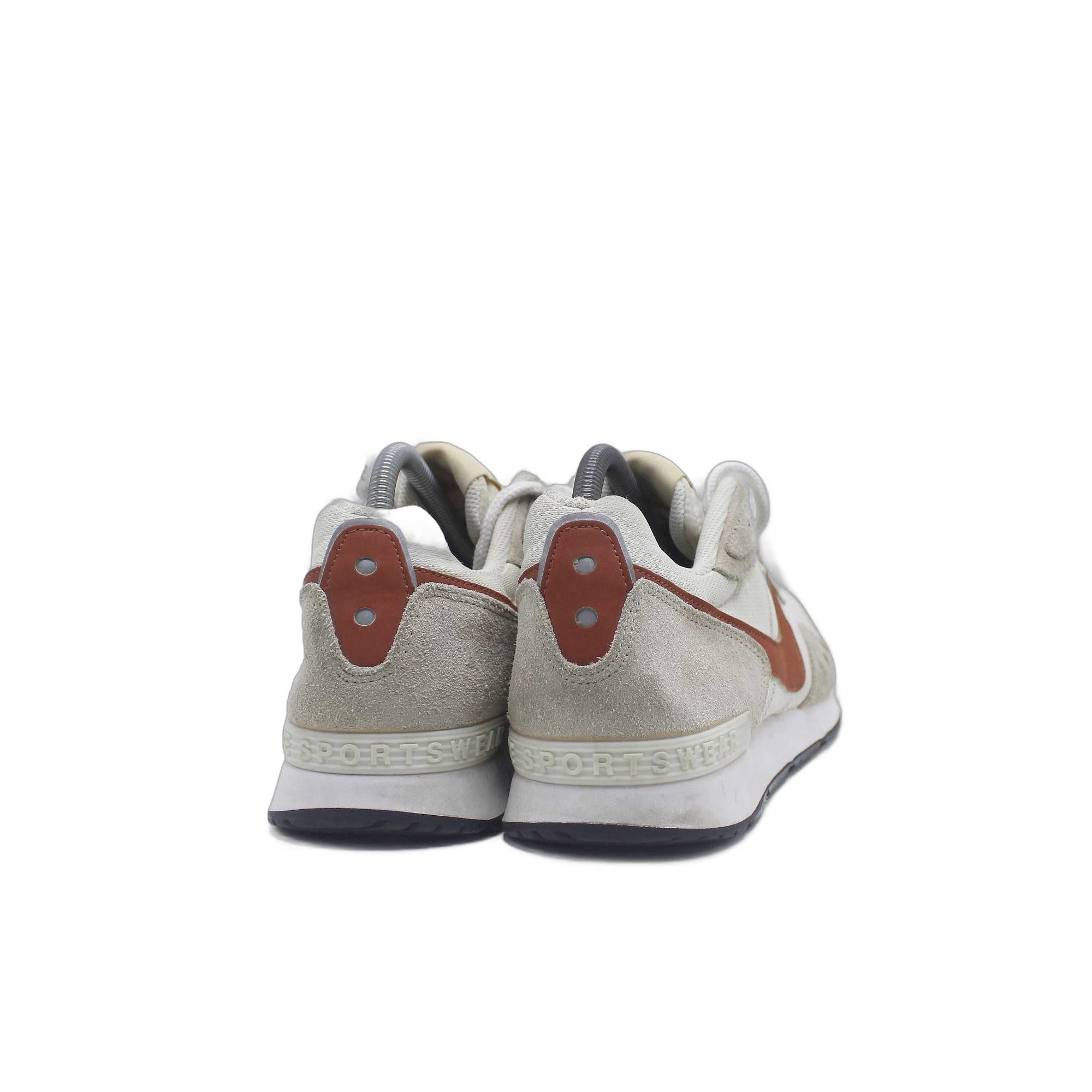 Nike Venture Runner Cream II Women’s Shoe - Image 4
