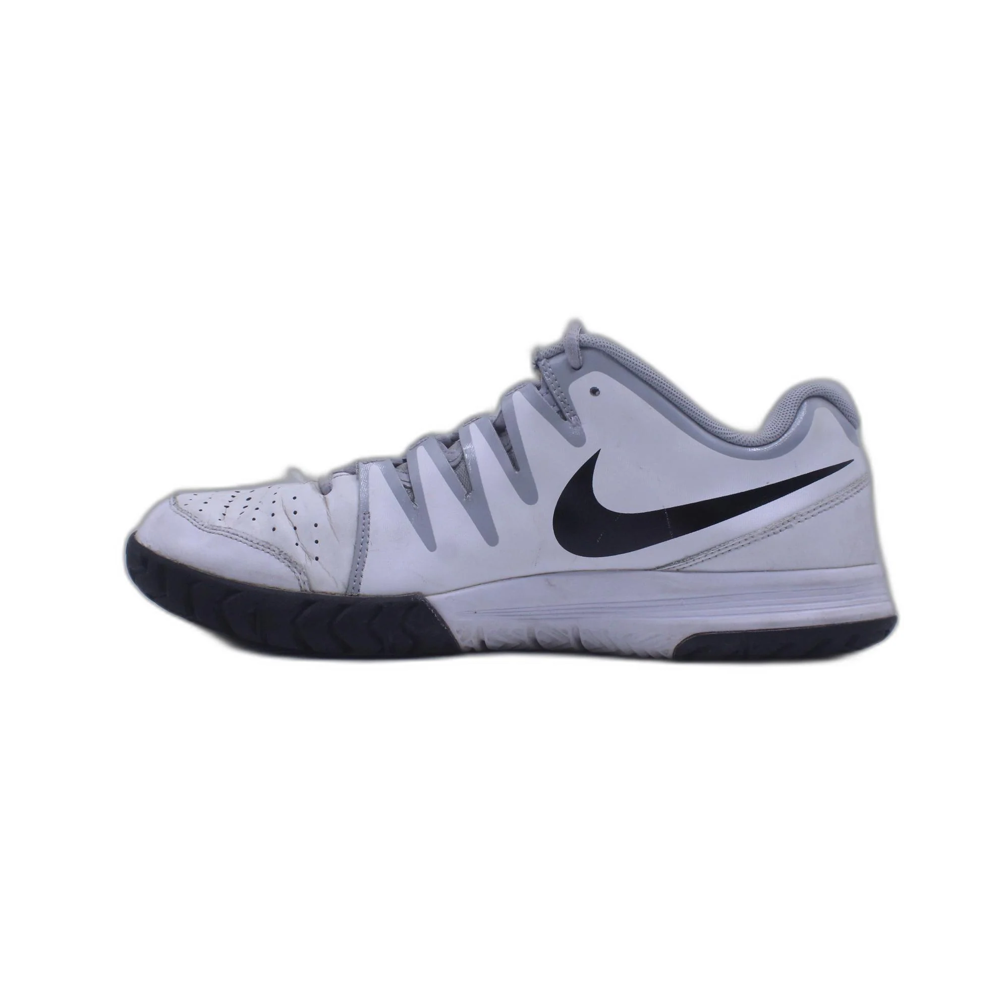 Nike White Sneaker - Image 2