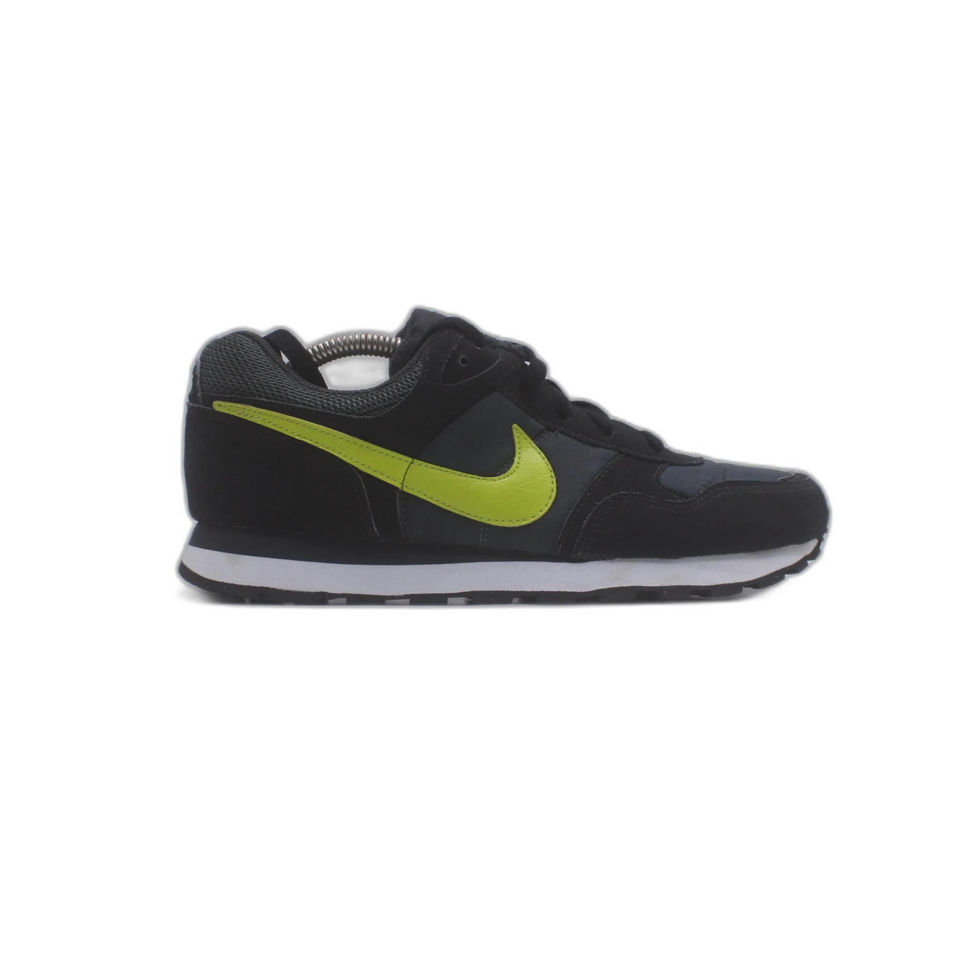 Nike Women's MD Runner 2 Eng Mesh Sneaker