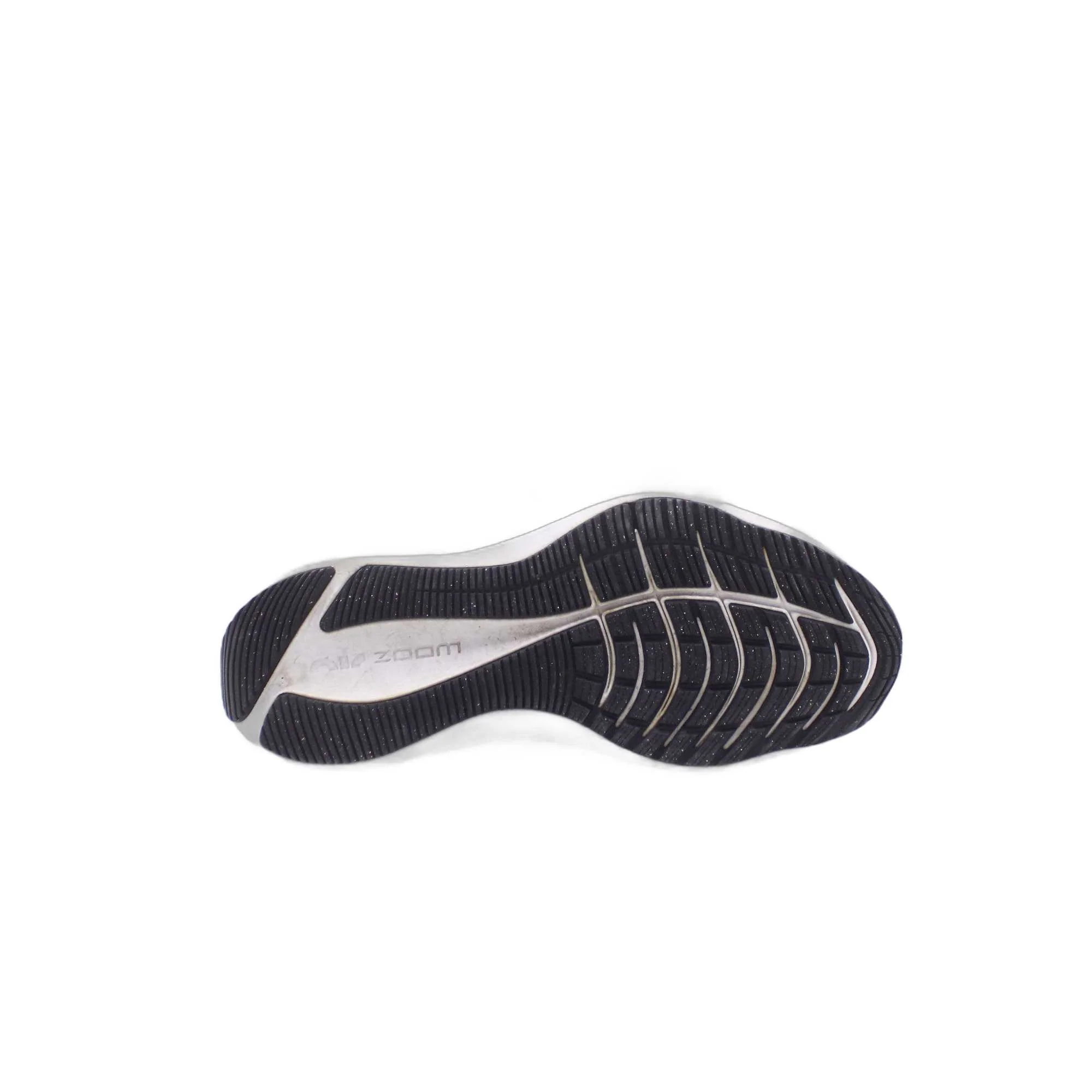 Nike Women's Zoom Winflo 8 Sneaker - Image 3
