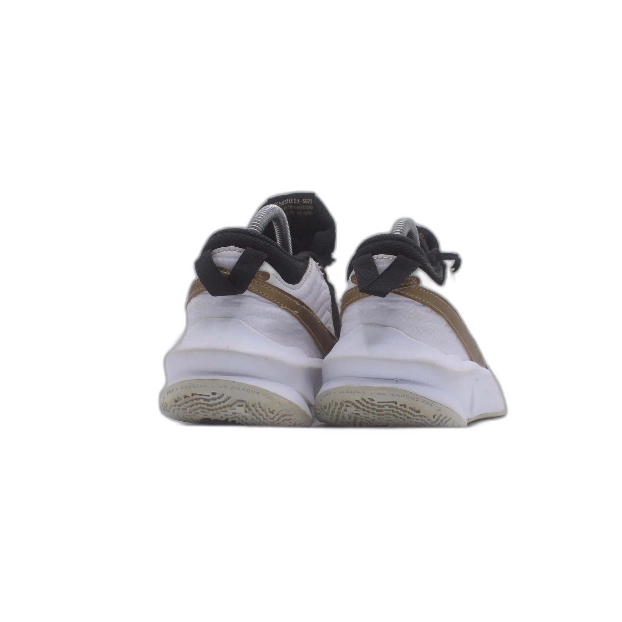 Nike Youth Boy's Team Hustle D 10 Basketball Shoe - Image 4