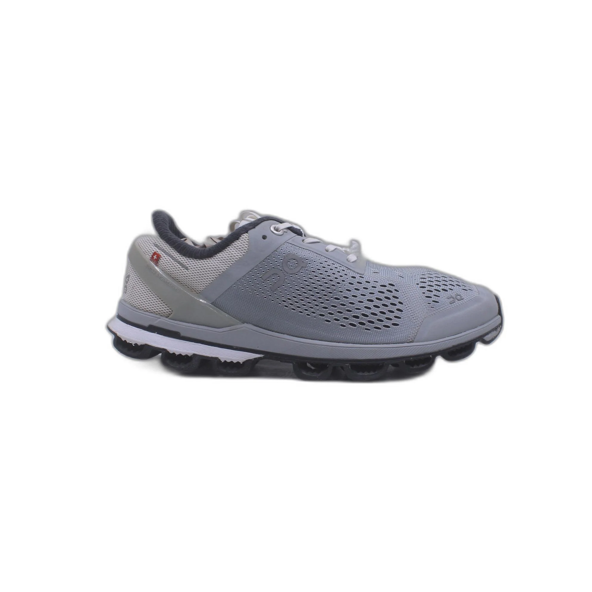 On Cloud Gray Sneaker