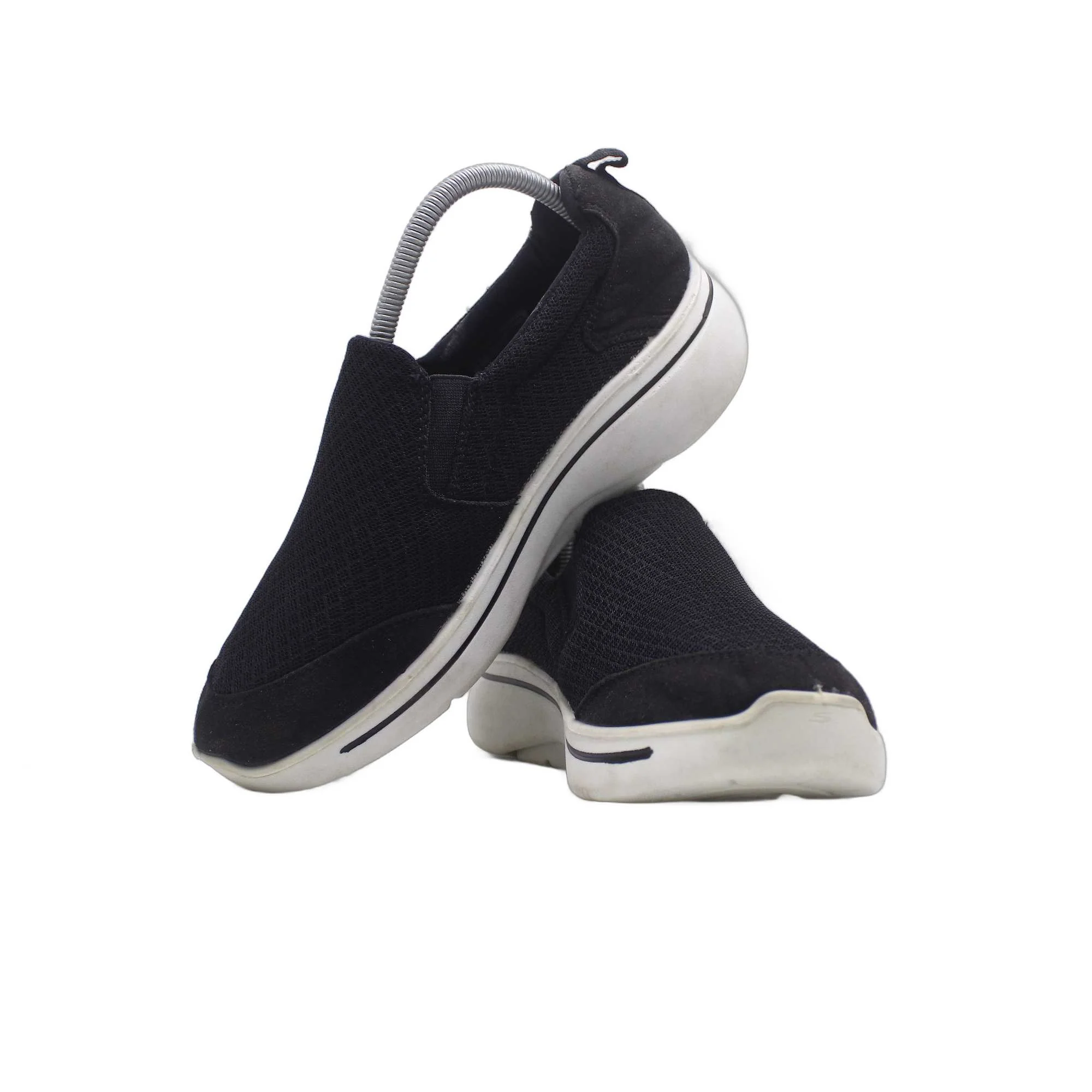 Skechers Ultra Go Arch Fit Black Slip On - Image 5