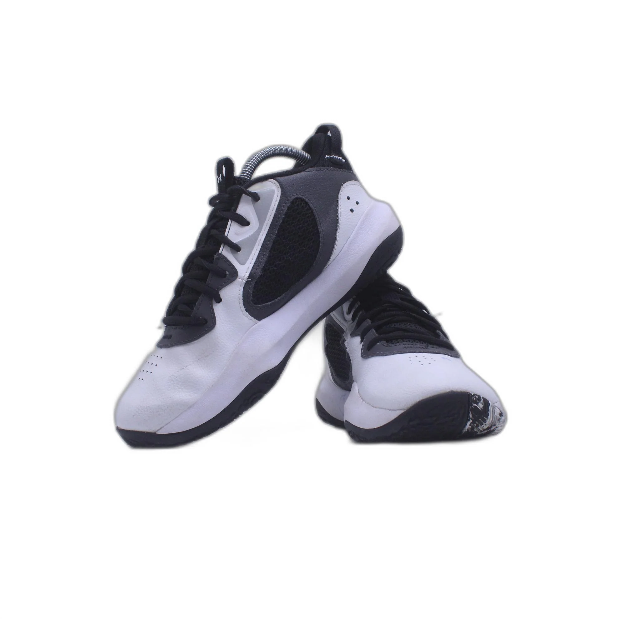 Under Armour Lockdown 6 Basketball Shoe - Image 5