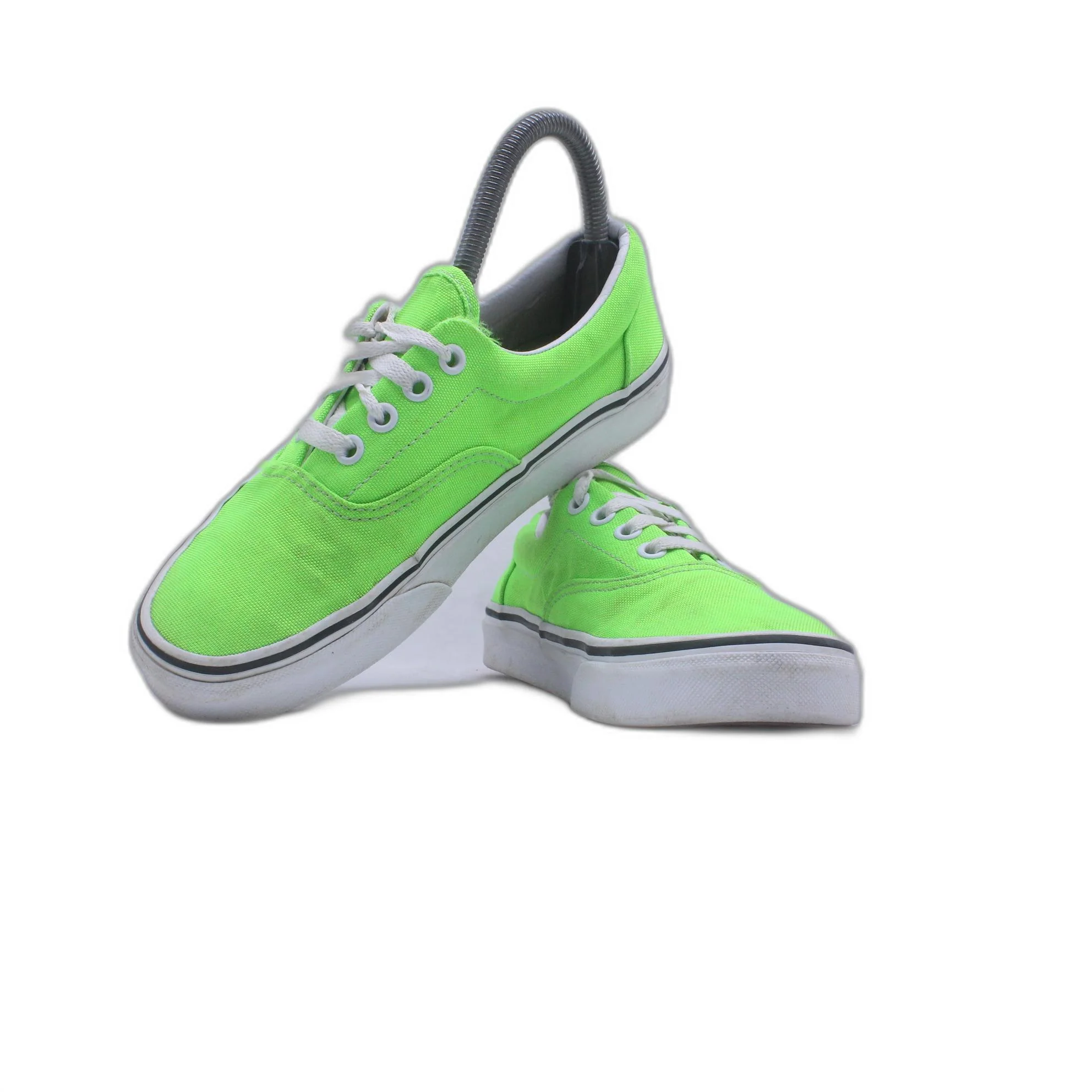 Vans Old Skool Core Classic Skateboarding Shoe - Image 5