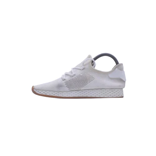 White Casual Shoe - Image 2